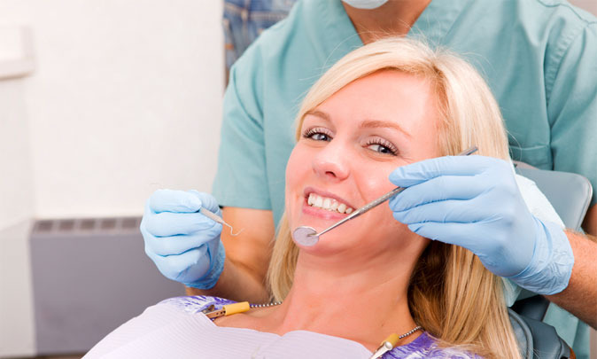 Здоровые зубы с имплантами Nobel Biocare